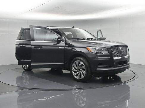 Used 2023 Lincoln Navigator L Reserve AWD/4WD image 36