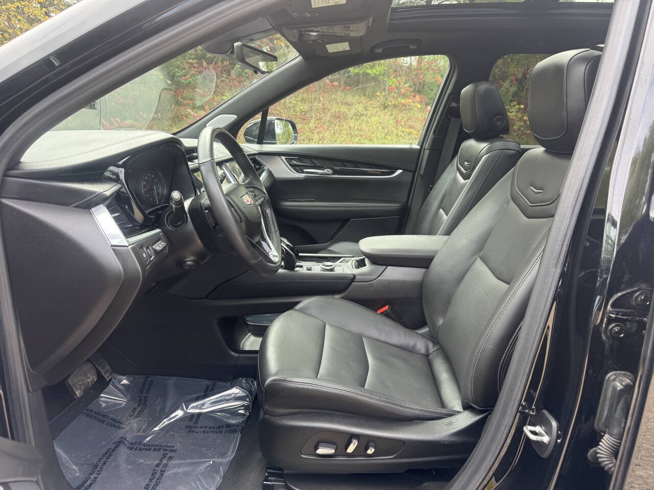Used 2024 Cadillac XT6 Premium Luxury w/ Technology Package AWD/4WD image 8