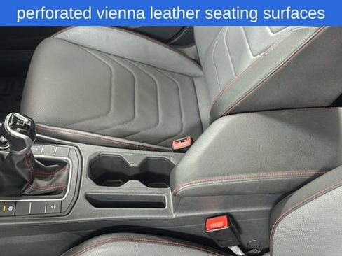 Used 2025 Volkswagen Jetta GLI Autobahn FWD image 32