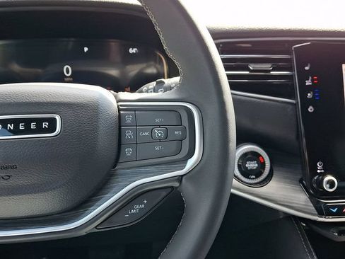 Used 2024 Jeep Wagoneer L Series III w/ Flexible Seating Group AWD/4WD image 22
