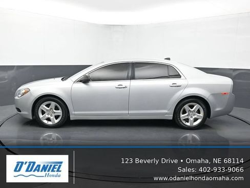 Used 2012 Chevrolet Malibu LS FWD image 2
