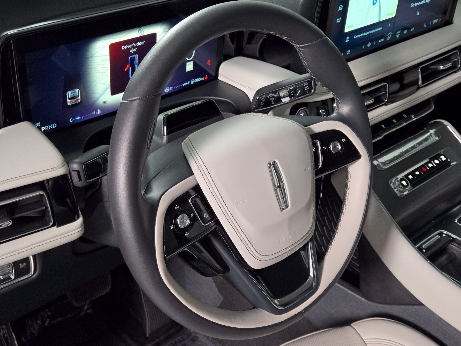 New 2026 Lincoln Aviator AWD w/ Jet Appearance Package image 26