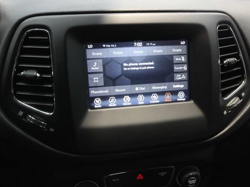 Used 2019 Jeep Compass Latitude w/ Cold Weather Group AWD/4WD image 19