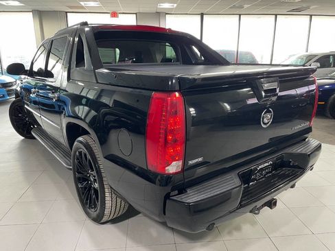 Used 2009 Cadillac Escalade EXT image 5