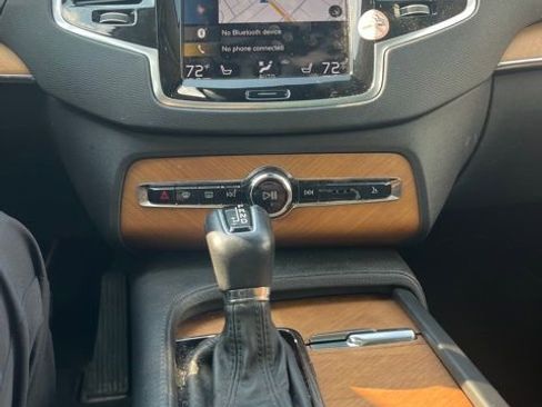 Used 2022 Volvo XC90 T6 Momentum w/ Advanced Package image 27