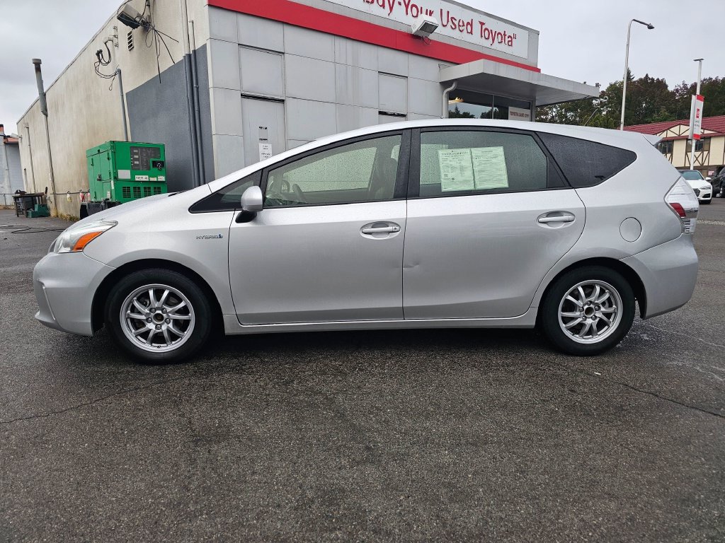 Used 2012 Toyota Prius V Three FWD image 4