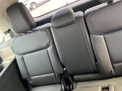 New 2025 Ford Expedition Active image 52