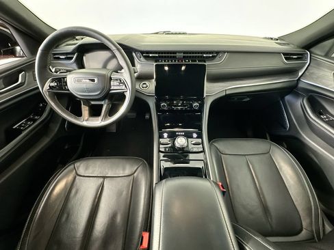 Used 2022 Jeep Grand Cherokee Overland AWD/4WD image 10