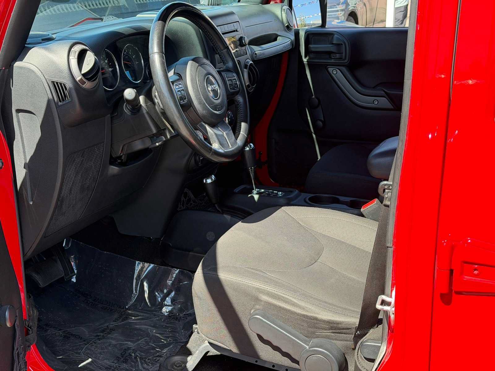 Used 2016 Jeep Wrangler Unlimited Sport w/ Connectivity Group AWD/4WD image 14