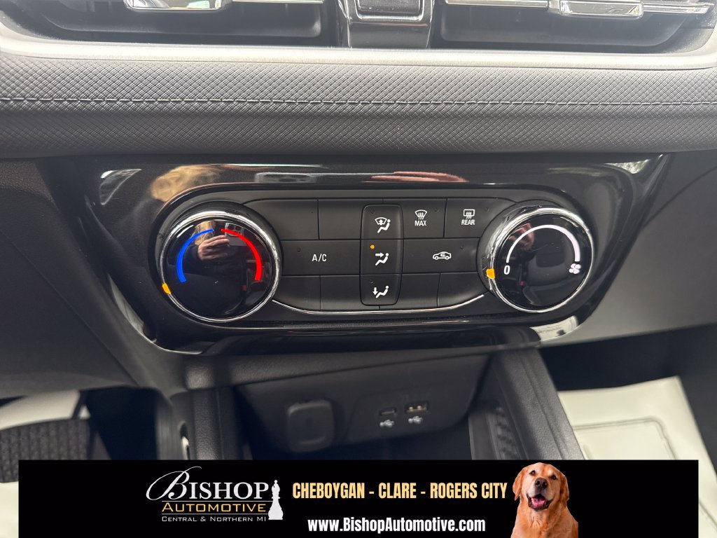 Used 2025 Chevrolet TrailBlazer LT AWD/4WD image 22