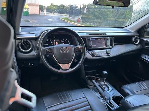 Used 2018 Toyota RAV4 XLE FWD image 13