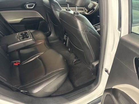 Used 2025 Jeep Compass Limited image 26