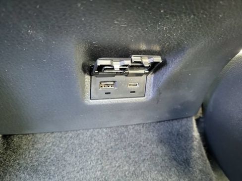 Used 2025 Toyota Camry SE FWD image 13