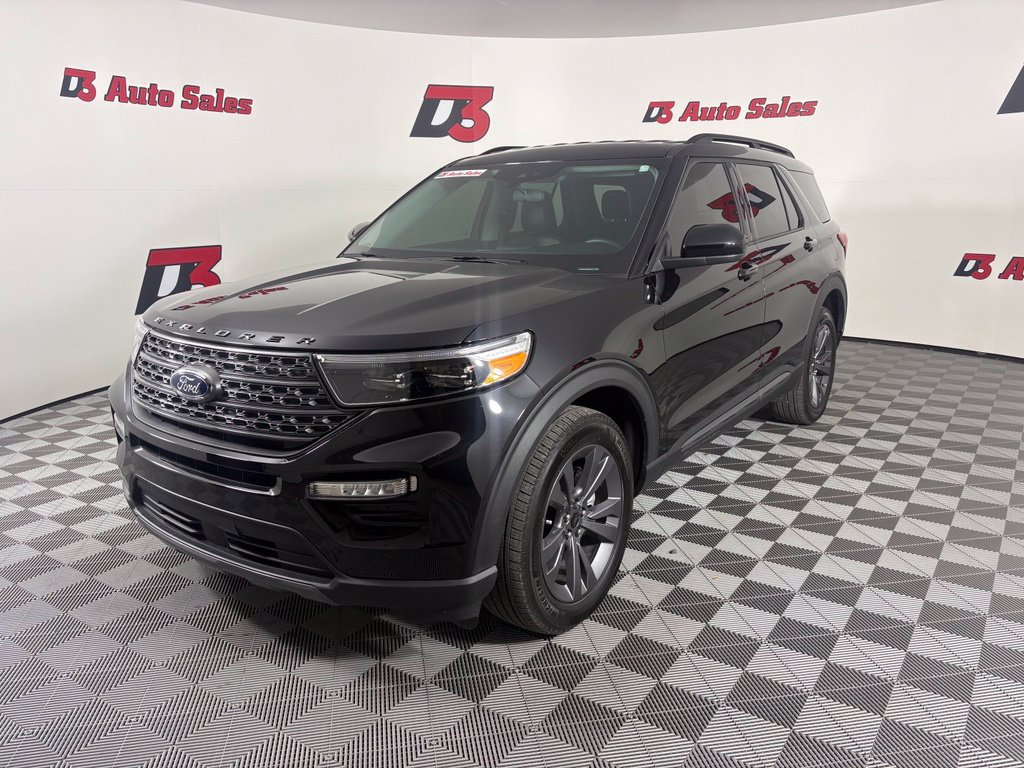 Used 2024 Ford Explorer XLT w/ Equipment Group 202A AWD/4WD image 2