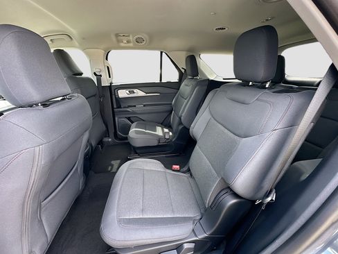 New 2026 Ford Explorer Active RWD image 17