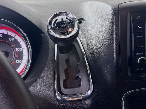 Used 2019 Dodge Grand Caravan SE image 20