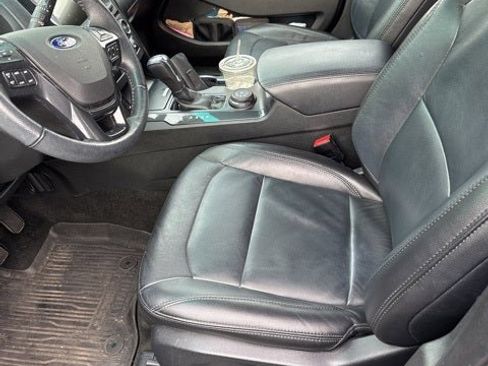 Used 2017 Ford Explorer XLT w/ Equipment Group 202A image 16