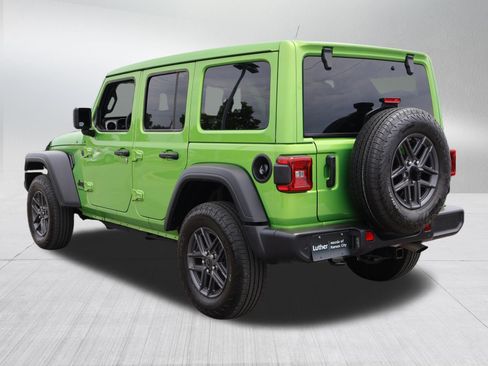 Used 2025 Jeep Wrangler Unlimited Sport AWD/4WD image 5