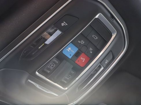 New 2025 Jeep Grand Cherokee 4WD image 37