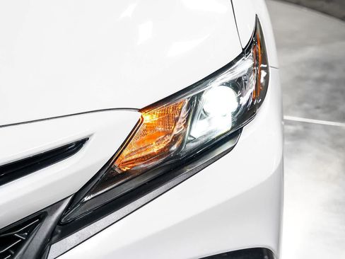 Certified 2022 Toyota Camry SE FWD image 8