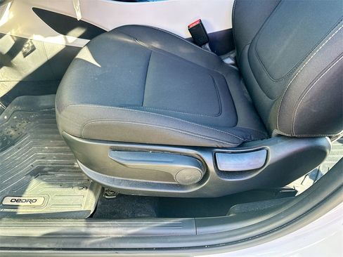 Used 2023 Hyundai Tucson SE image 9