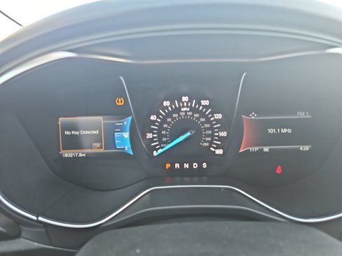 Used 2017 Ford Fusion Titanium FWD image 9
