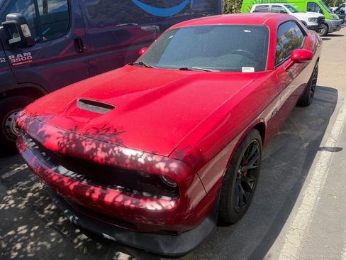 Used 2015 Dodge Challenger SRT RWD image 5