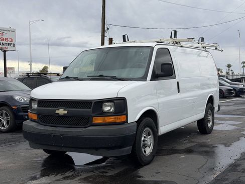 Used 2017 Chevrolet Express 2500 image 2
