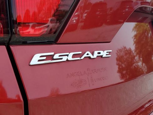 Used 2019 Ford Escape SEL FWD image 8