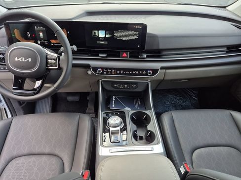 New 2026 Kia Carnival EX FWD image 13