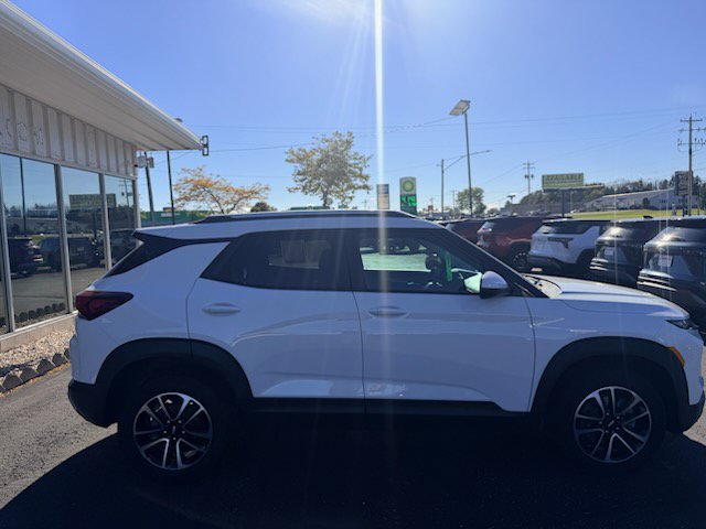 Used 2024 Chevrolet TrailBlazer LT w/ LT Cold Weather Package AWD/4WD image 6