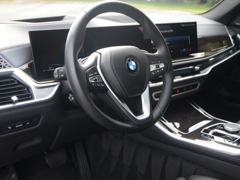 Used 2024 BMW X5 xDrive40i AWD/4WD image 19