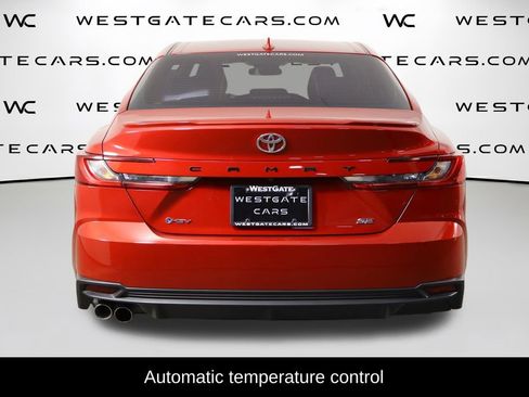 Used 2025 Toyota Camry SE image 4