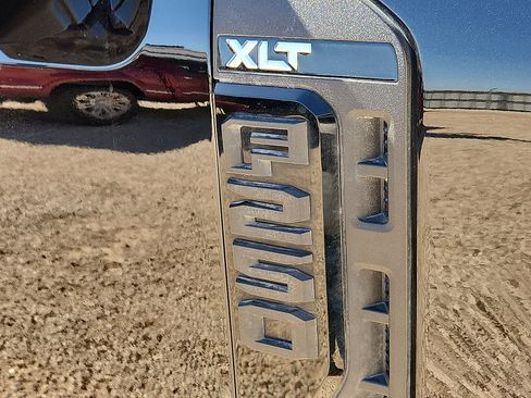 Used 2024 Ford F250 XLT w/ XLT Premium Package image 8