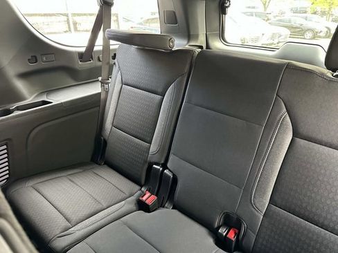 New 2026 Chevrolet Suburban LS image 11