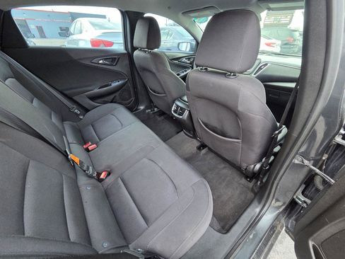 Used 2018 Chevrolet Malibu LT image 16