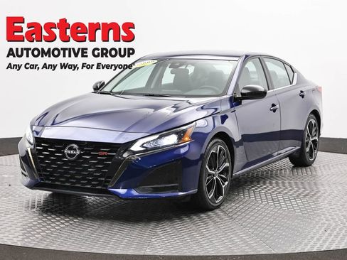 Used 2024 Nissan Altima 2.5 SR FWD image 1