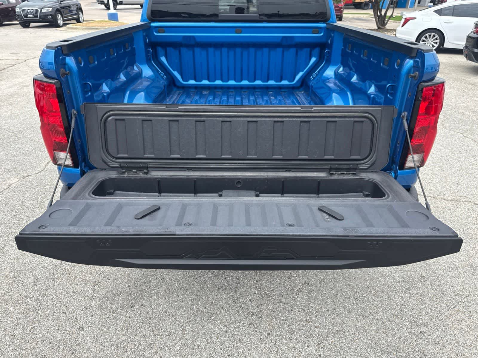 Used 2024 Chevrolet Colorado LT w/ LT Convenience Package AWD/4WD image 6