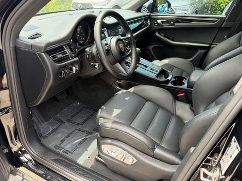 Used 2025 Porsche Macan Turbo AWD/4WD image 12