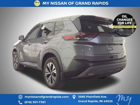 Used 2023 Nissan Rogue SV AWD/4WD image 5