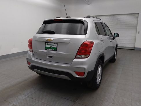 Used 2021 Chevrolet Trax LT w/ LT Convenience Package FWD image 7
