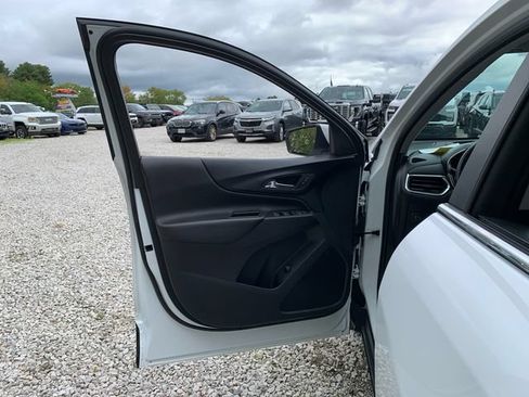 Used 2023 Chevrolet Equinox LT AWD/4WD image 18