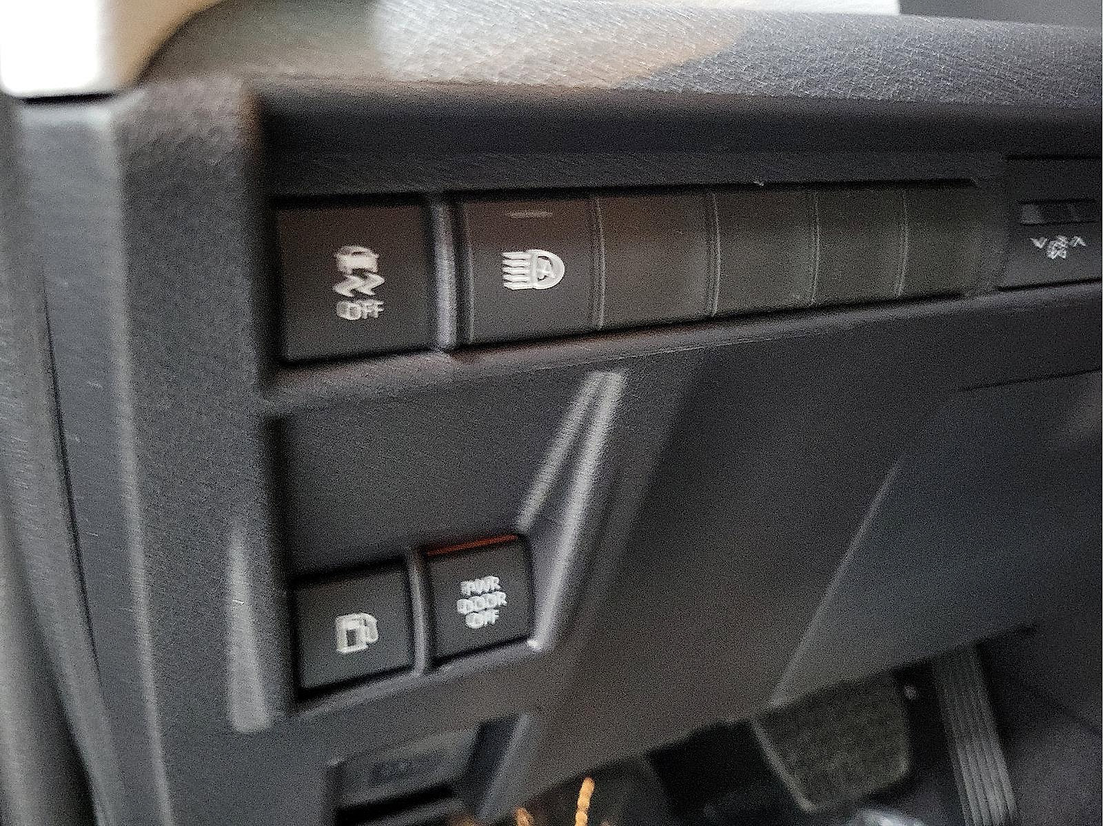 Certified 2026 Toyota Sienna LE FWD image 12