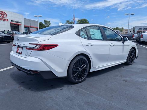 New 2026 Toyota Camry SE FWD image 3