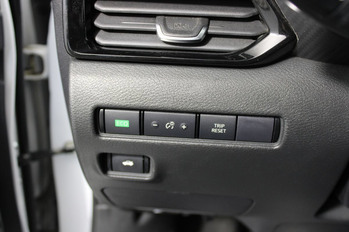 Used 2024 Nissan Sentra SV FWD image 16