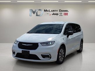 Used 2024 Chrysler Pacifica Limited FWD video 2