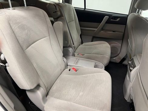 Used 2013 Toyota Highlander Plus w/ Protection Pkg image 54