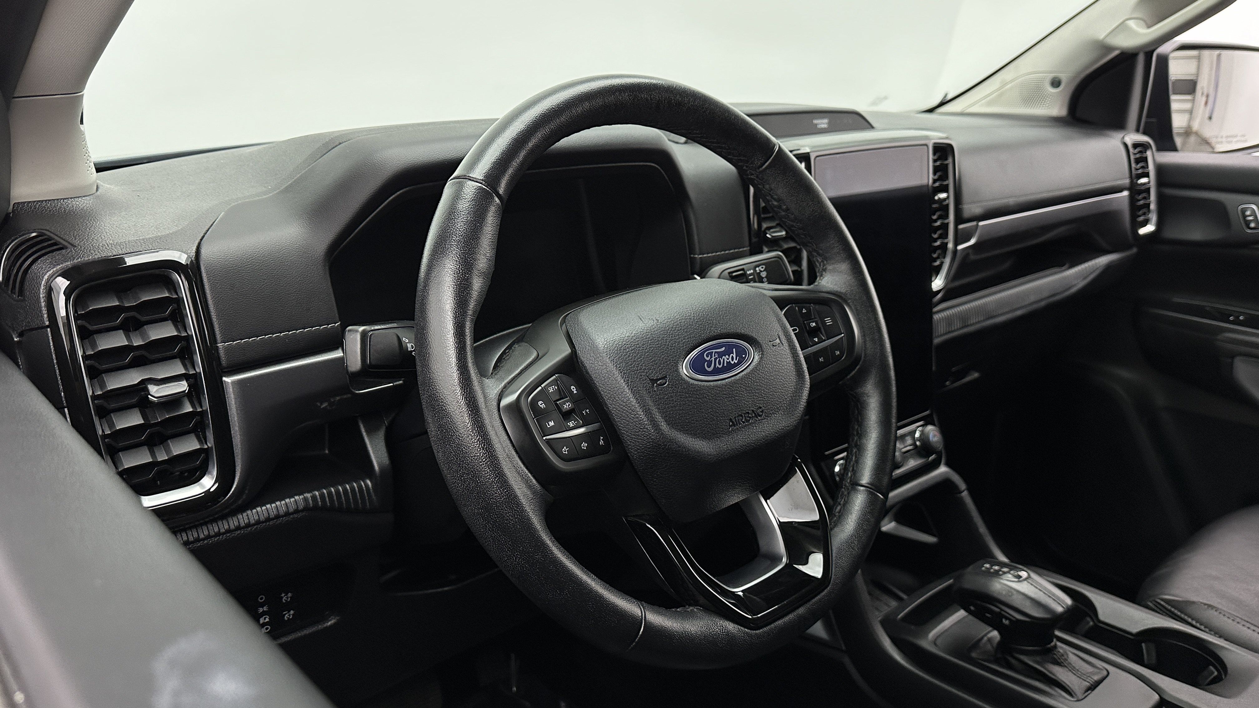 Used 2024 Ford Ranger Lariat w/ FX4 Off-Road Package AWD/4WD image 8