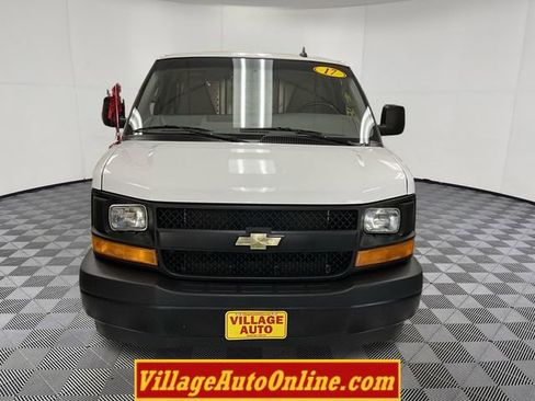 Used 2017 Chevrolet Express 2500 Extended RWD image 6