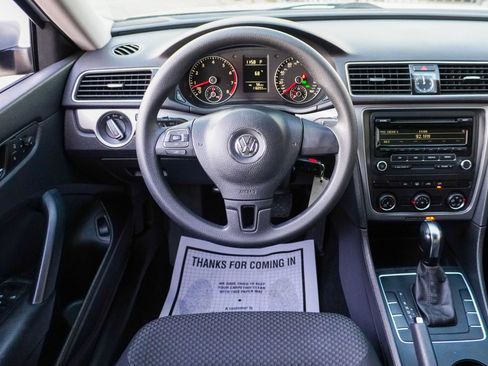 Used 2014 Volkswagen Passat 1.8T S image 25